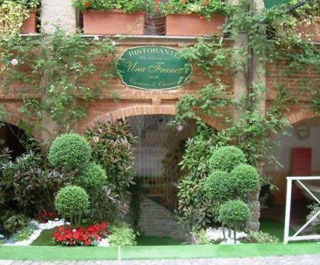 Una Franca Camere Di Charme Biella Bagian luar foto