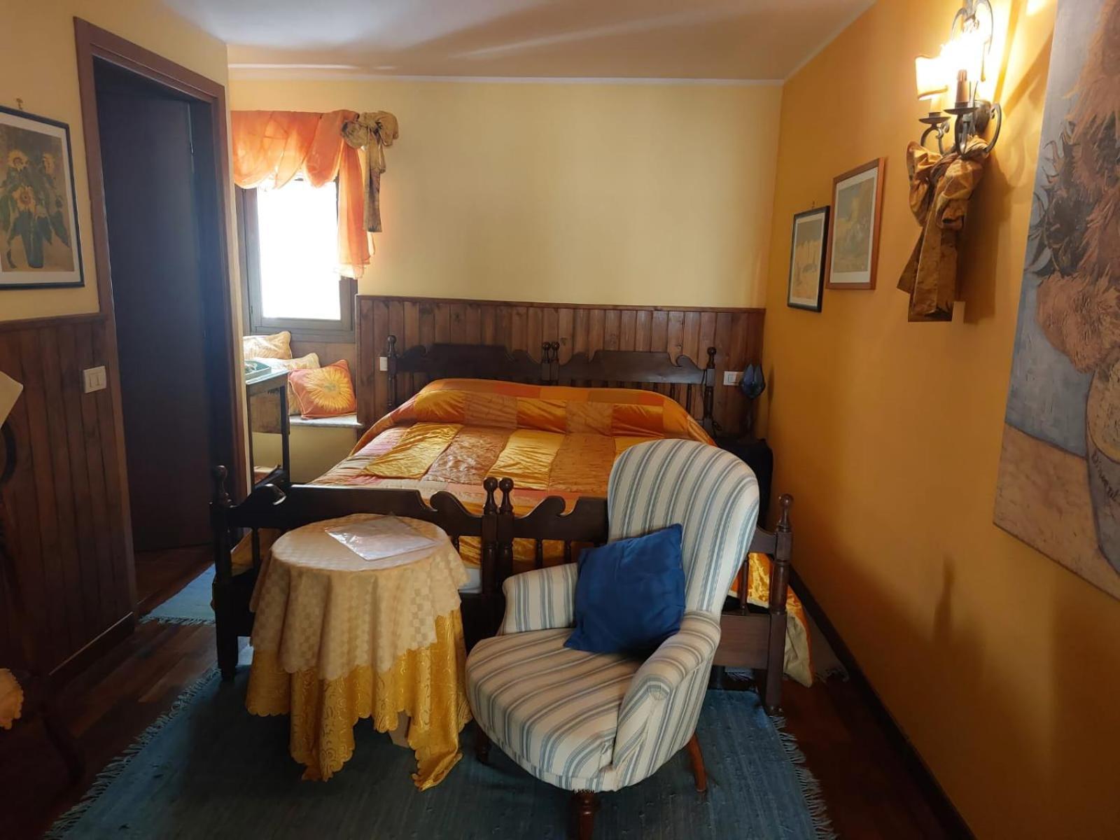Una Franca Camere Di Charme Biella Bagian luar foto