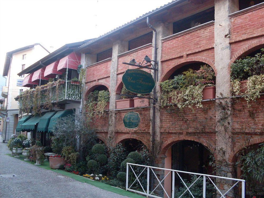 Una Franca Camere Di Charme Biella Bagian luar foto